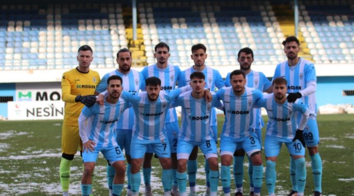 Pazarspor 8 futbolcu ile yollarını ayırdı…